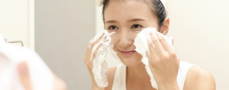 今までのこんなお手入れがあなたをたるませていた！たるみにつながるケアとは？